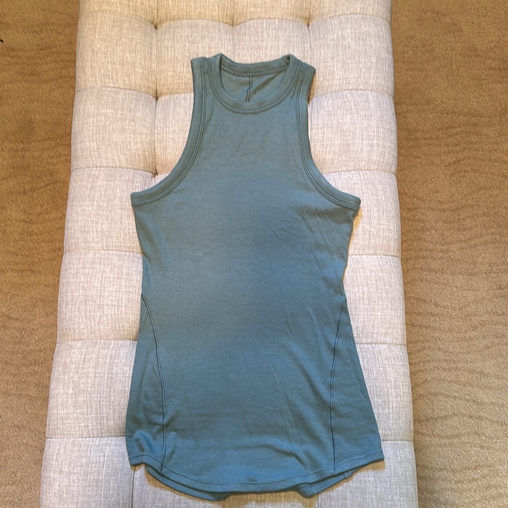 Lululemon Hold Tight Tank Top size 2 NWOT